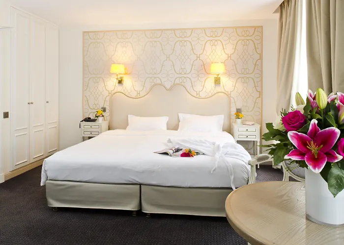 Hotel Saint-Petersbourg Opera & Spa